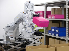 Хитачи разработала робота для работы на складе